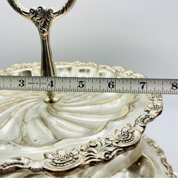 F.B. Wallace Vintage Two Tier Silver Plated Buffet Server - timeless elegance - Picture 5 of 9